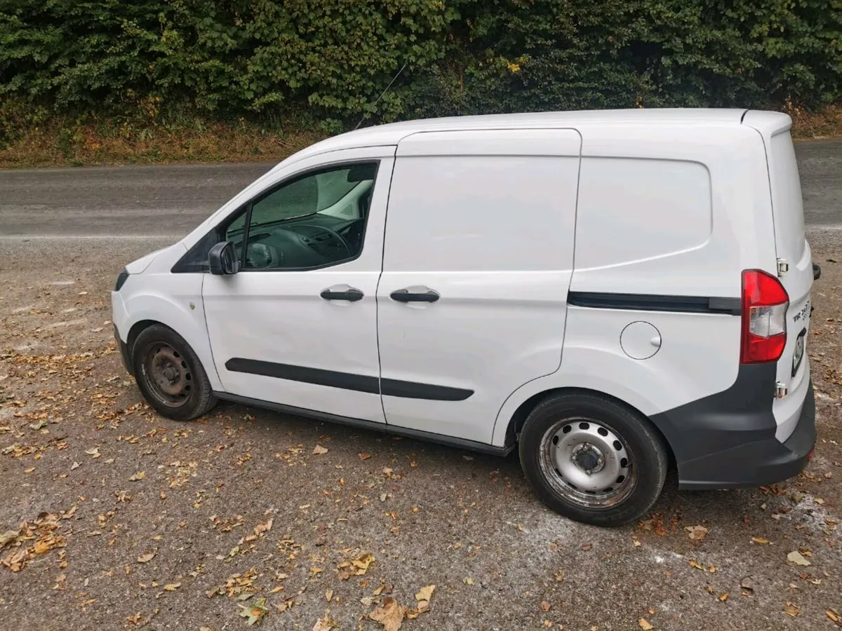 142 Ford Courier Low Miles New cvrt - Image 4