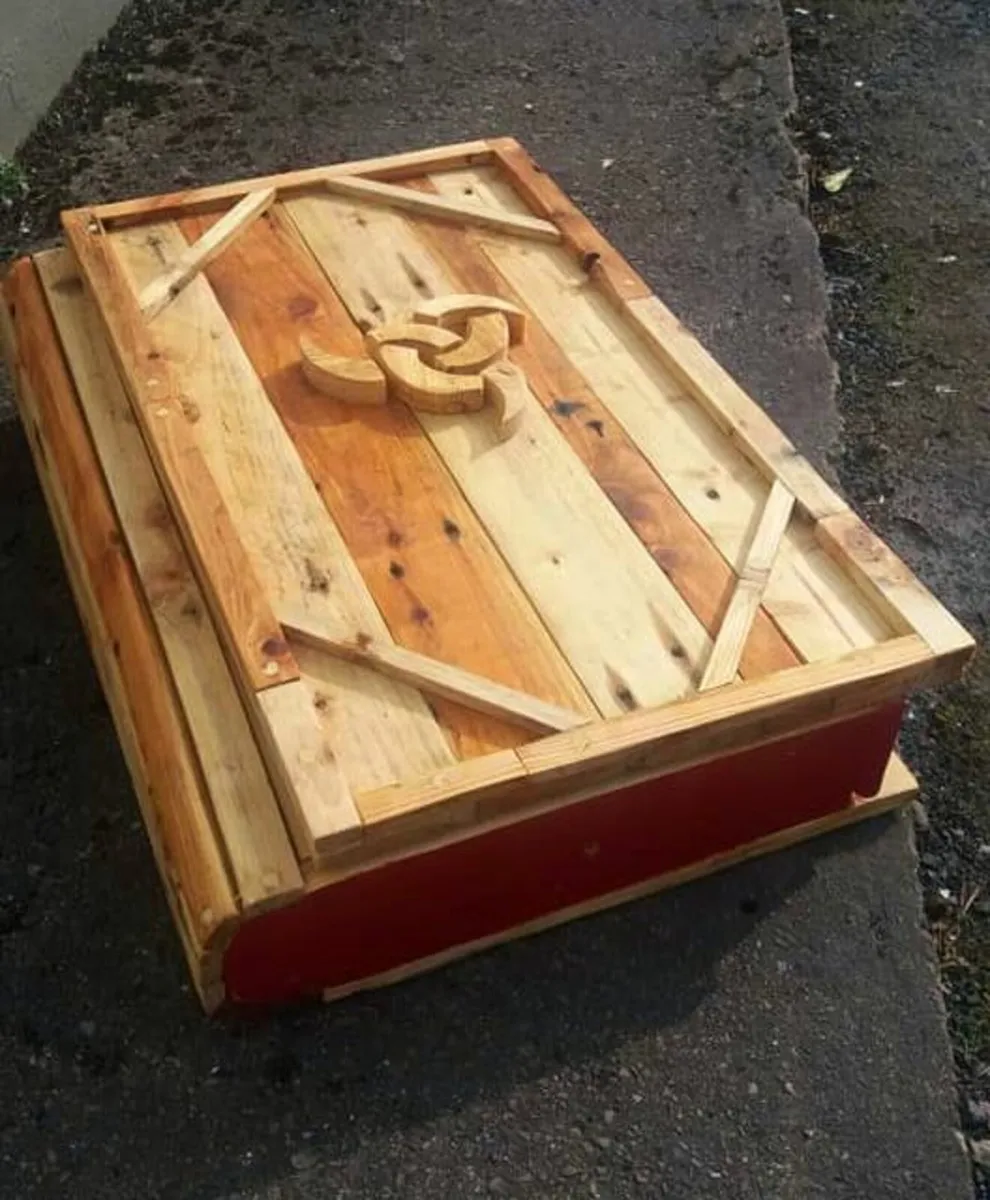 Rustic Book-like floating press / memory box - Image 1