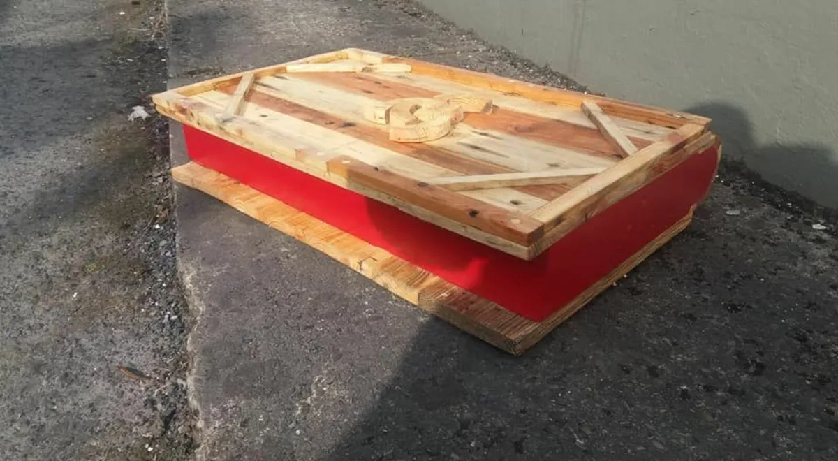 Rustic Book-like floating press / memory box - Image 4