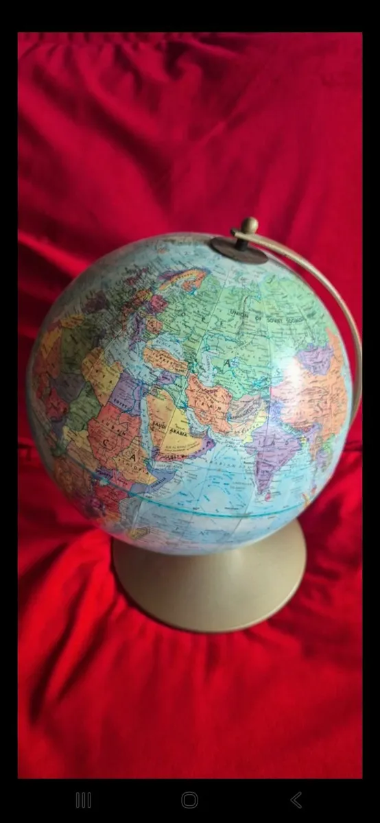 Antique globe - Image 2