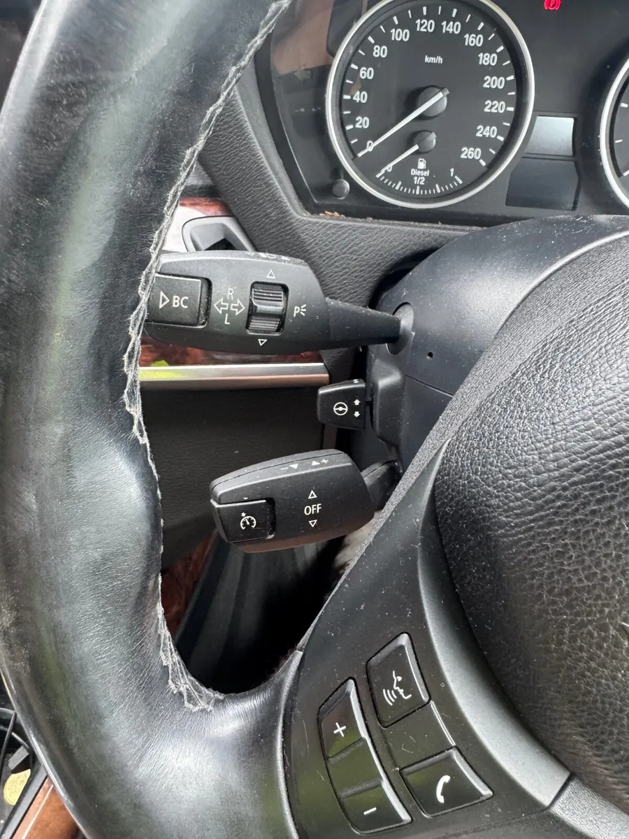 BMW X5 2011 crew cab - Image 3
