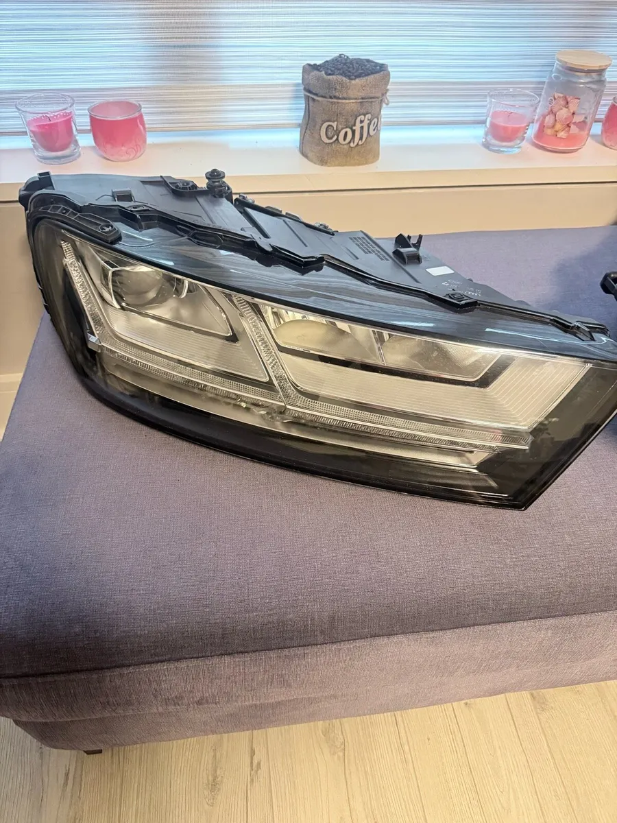 Audi Q7 Headlights - Image 2