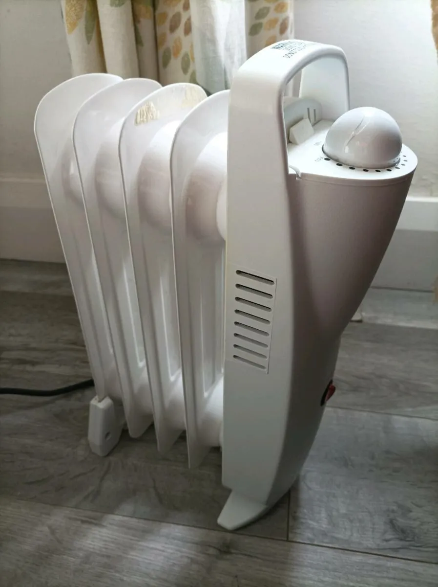 Small 500W oil radiator - Image 1