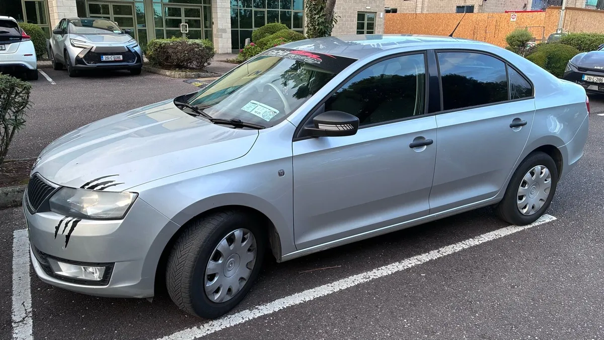 Skoda Rapid 2014 Diesel 1.6 - Image 2