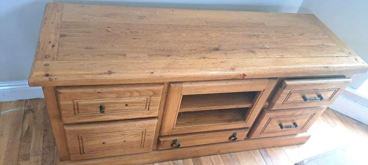 Table and console - Image 2