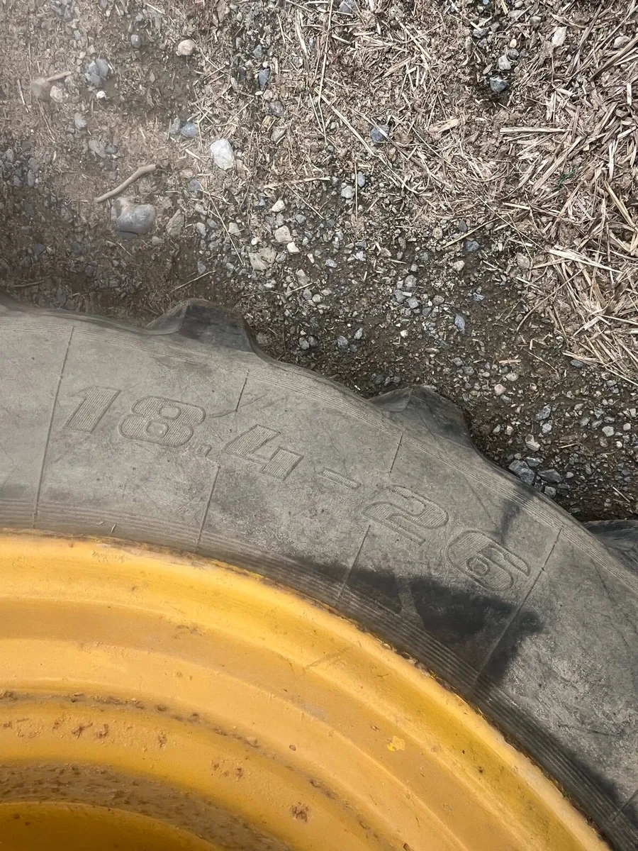 18.4-26  tire - Image 2