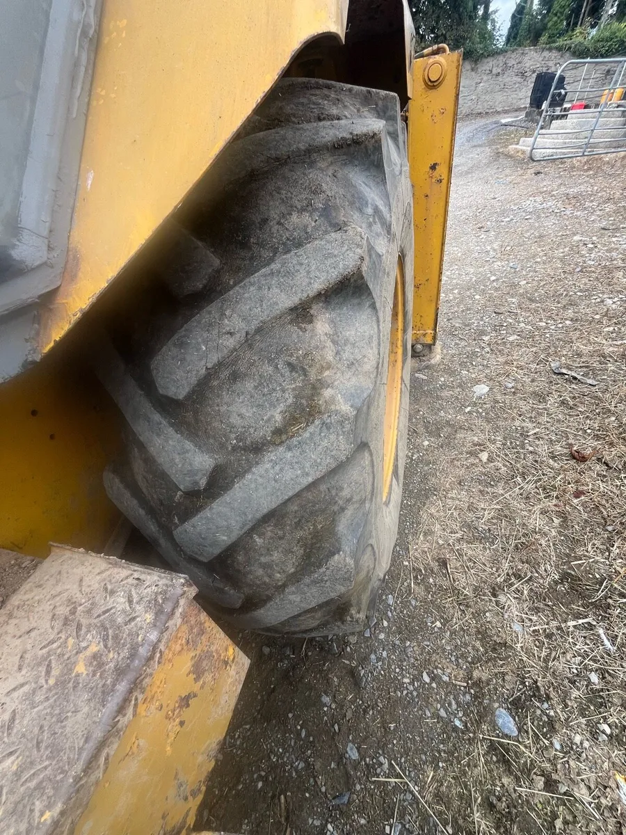 18.4-26  tire - Image 3