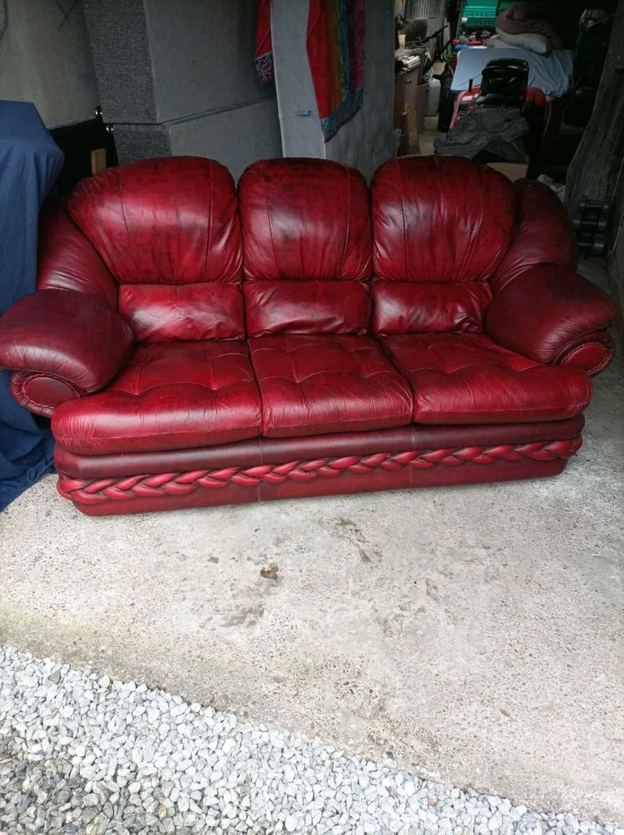 Arm chairs red leather and sofa 3+1+1 seaters - Image 2