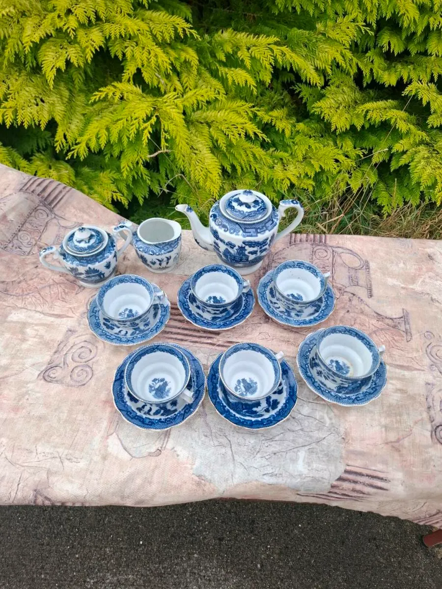 Blue imitation willow tea set no stamp - Image 1
