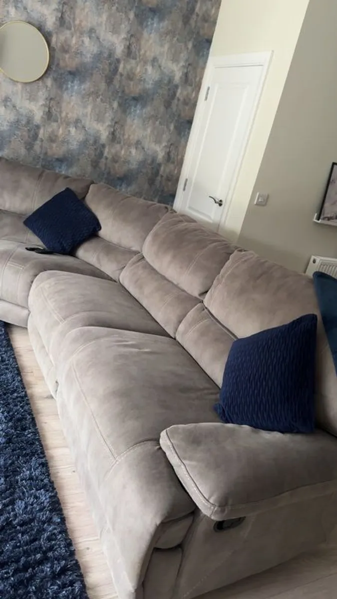 ez living sofa - Image 3