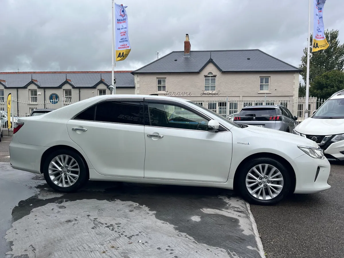 162 Toyota Camry Hybrid Stunning - Image 4