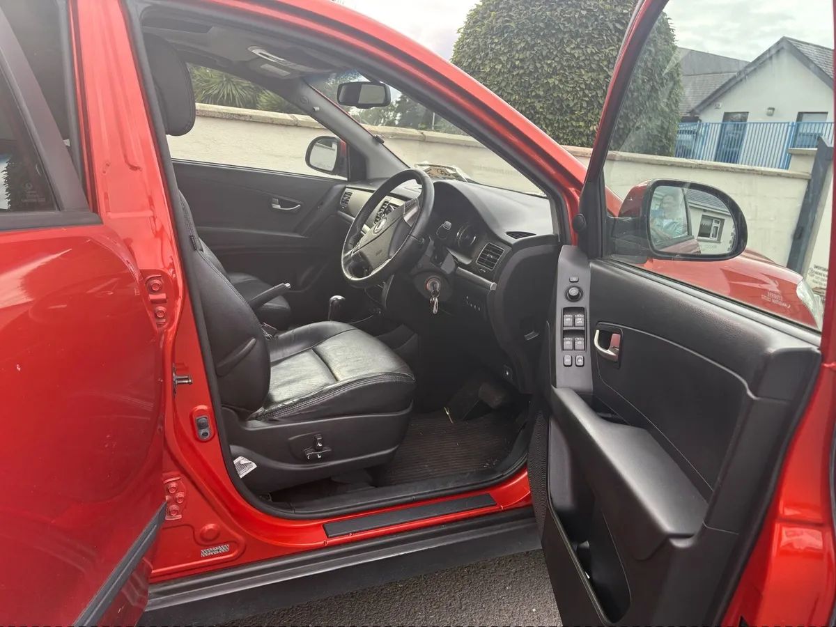 SsangYong Korando 2013  Diesel automatic - Image 2
