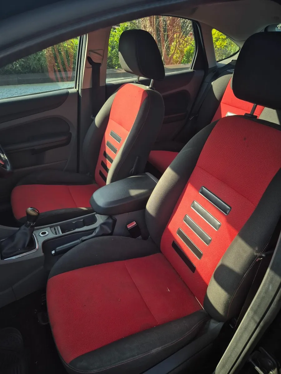 Ford focus 1.6 petrol - Image 4