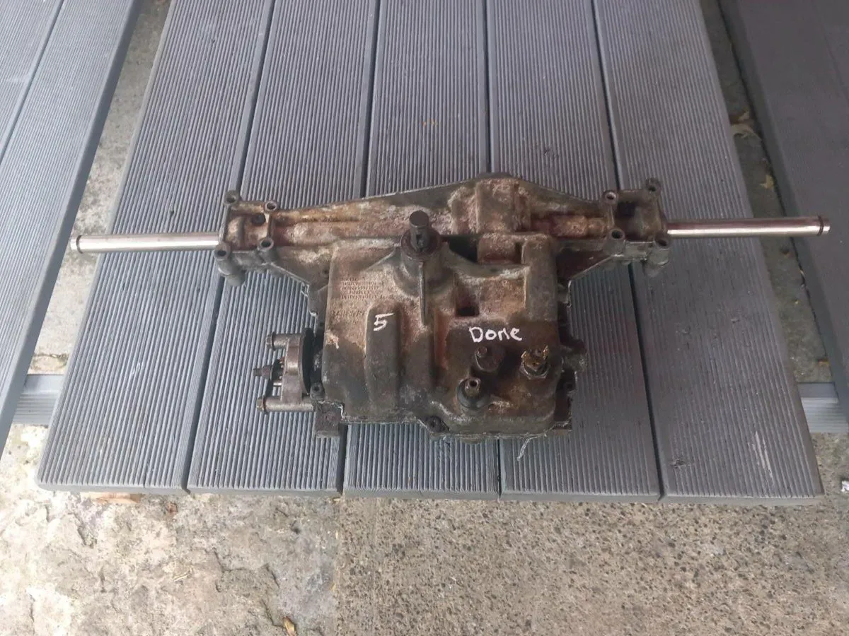 Castlegarden/spicer Dana manual gearbox for sale - Image 1