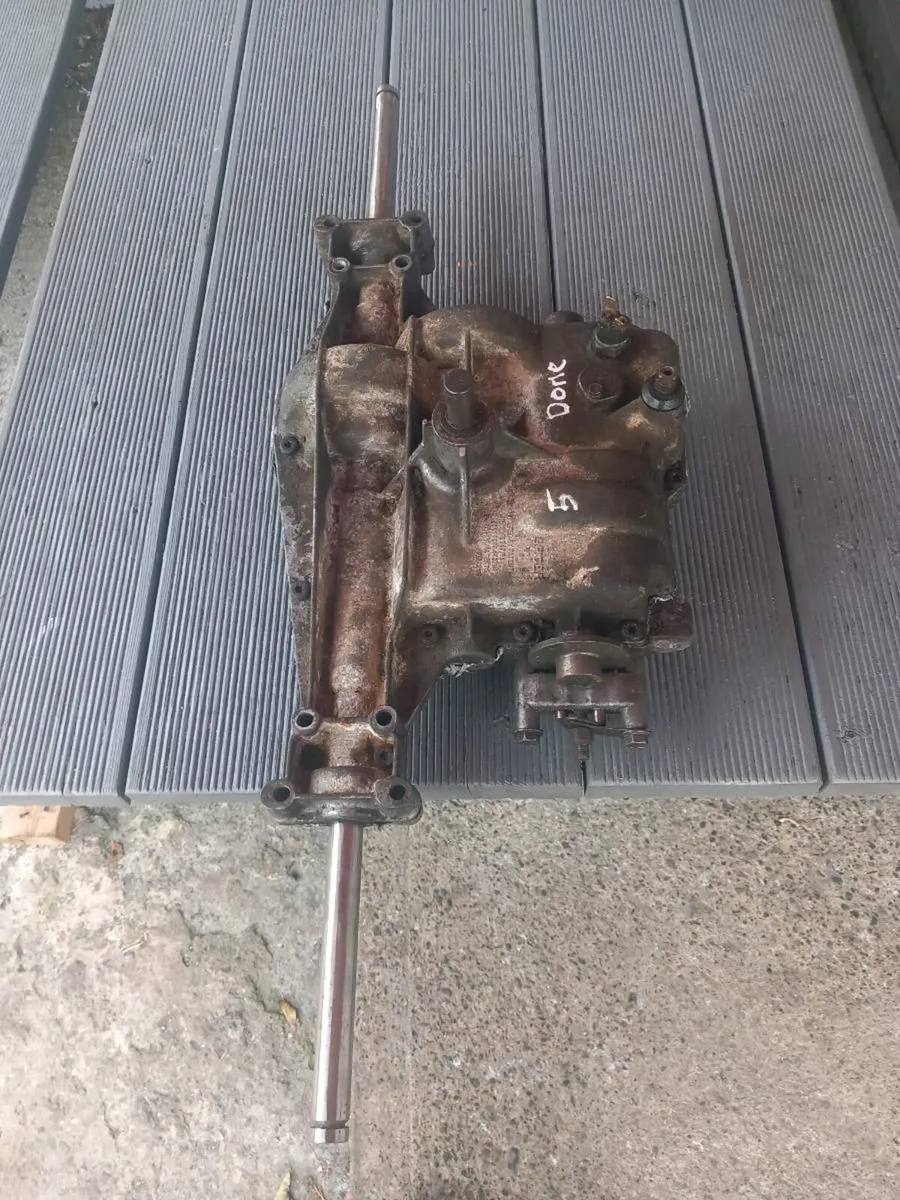 Castlegarden/spicer Dana manual gearbox for sale - Image 2