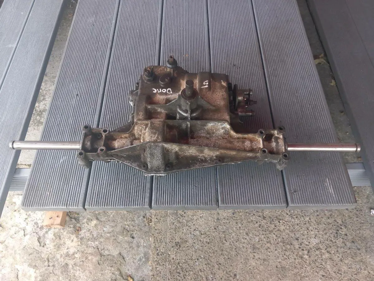 Castlegarden/spicer Dana manual gearbox for sale - Image 3