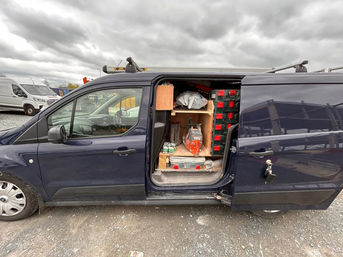 Ford transit connect very low mileage - Image 4
