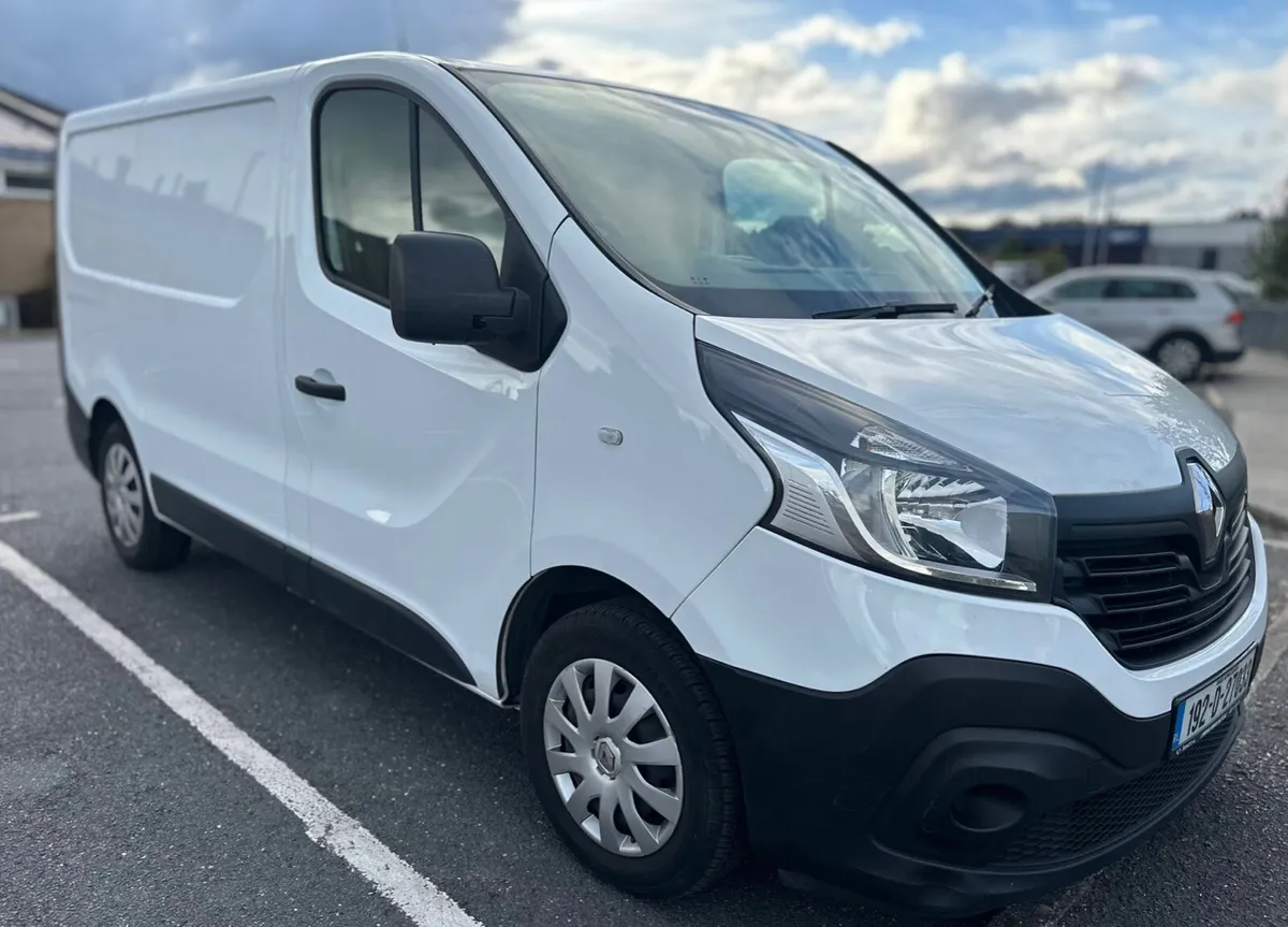 Renault Trafic 3 seater only 107k miles  New Test - Image 1