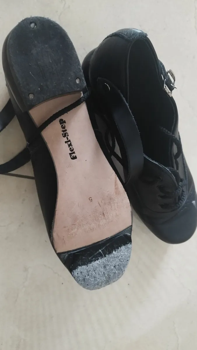 Dancing shoes - Image 1