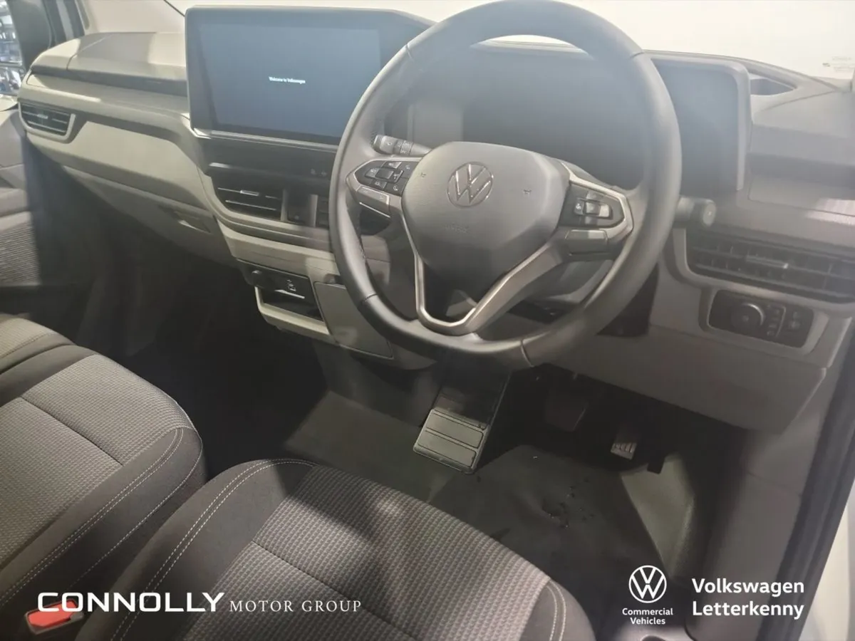 Volkswagen Transporter Trendline LWB 150hp 2.0 TD - Image 4