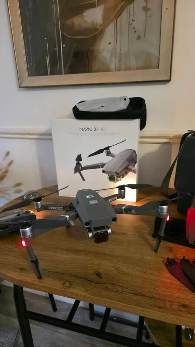 DJI Mavic 2 Pro (Fly More) / Smart Controller /FPV Goggles - Image 1