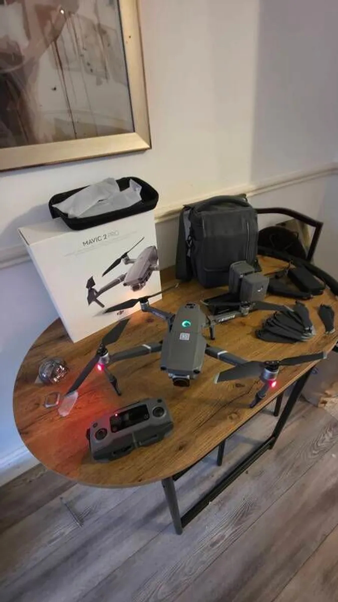 DJI Mavic 2 Pro (Fly More) / Smart Controller /FPV Goggles - Image 3