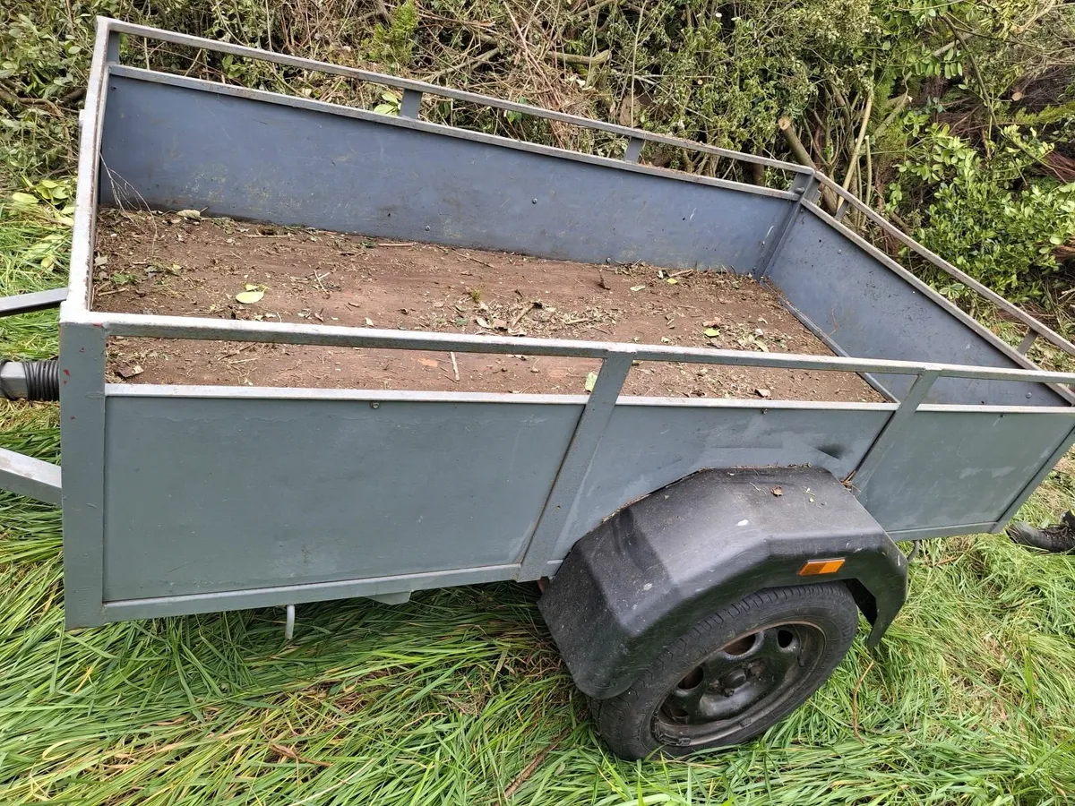 Trailer - Image 1
