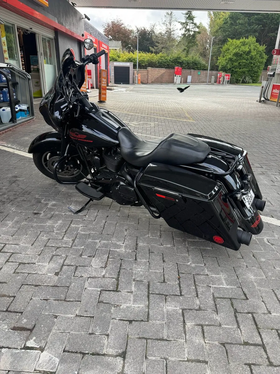 Harley Davidson Street Glide - Image 1