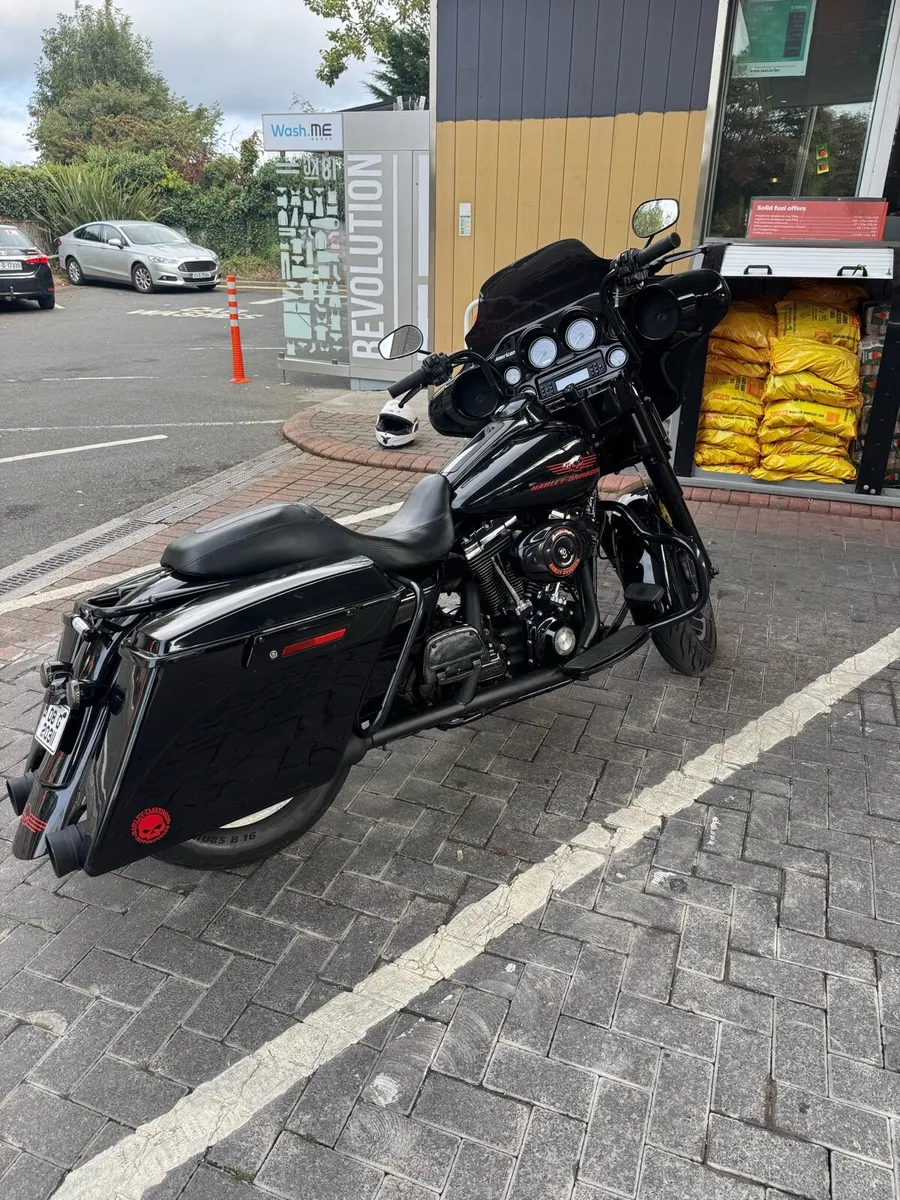 Harley Davidson Street Glide - Image 2