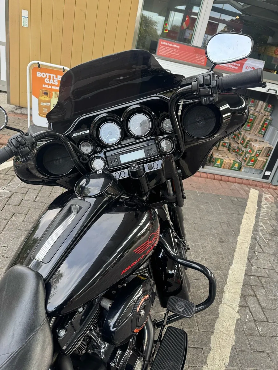Harley Davidson Street Glide - Image 4
