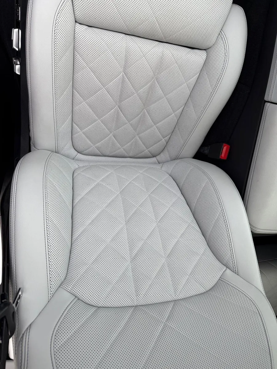 Bmw X5 XDRIVE45E m sport sunroof top spec - Image 4