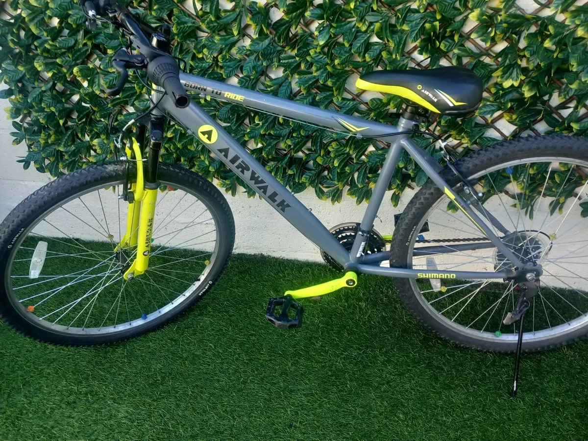 Kids bike - Image 1
