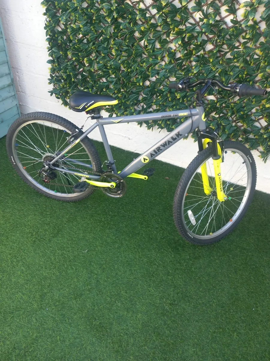 Kids bike - Image 3