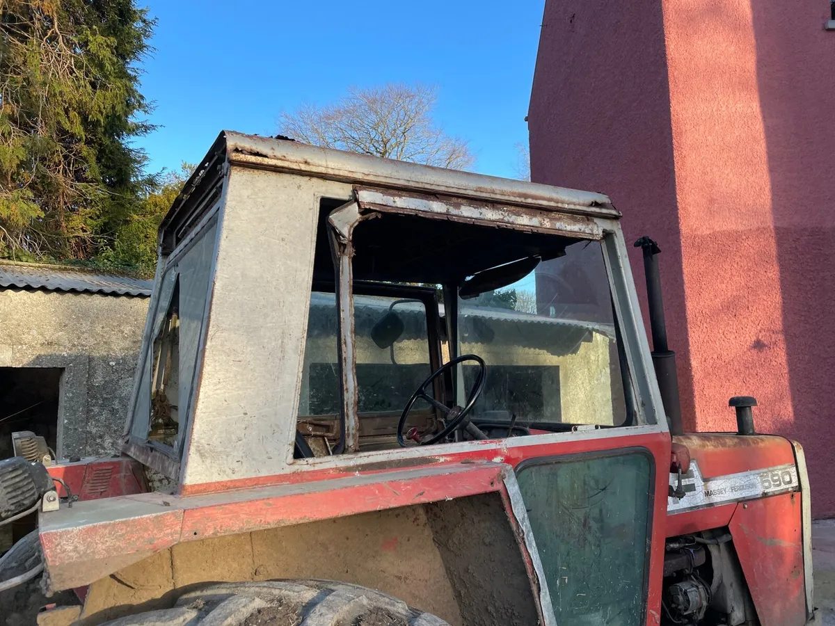 Massey Ferguson 590 Cab - Image 4
