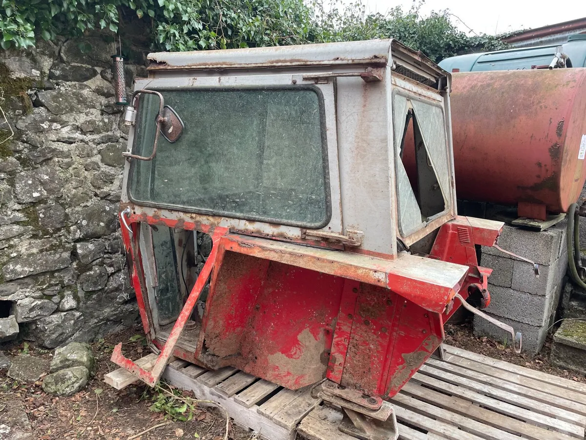 Massey Ferguson 590 Cab - Image 1