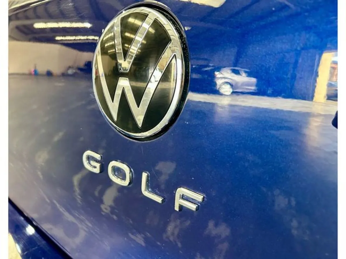 Volkswagen Golf Style 2.0 TDI 115HP 5DR - Image 3