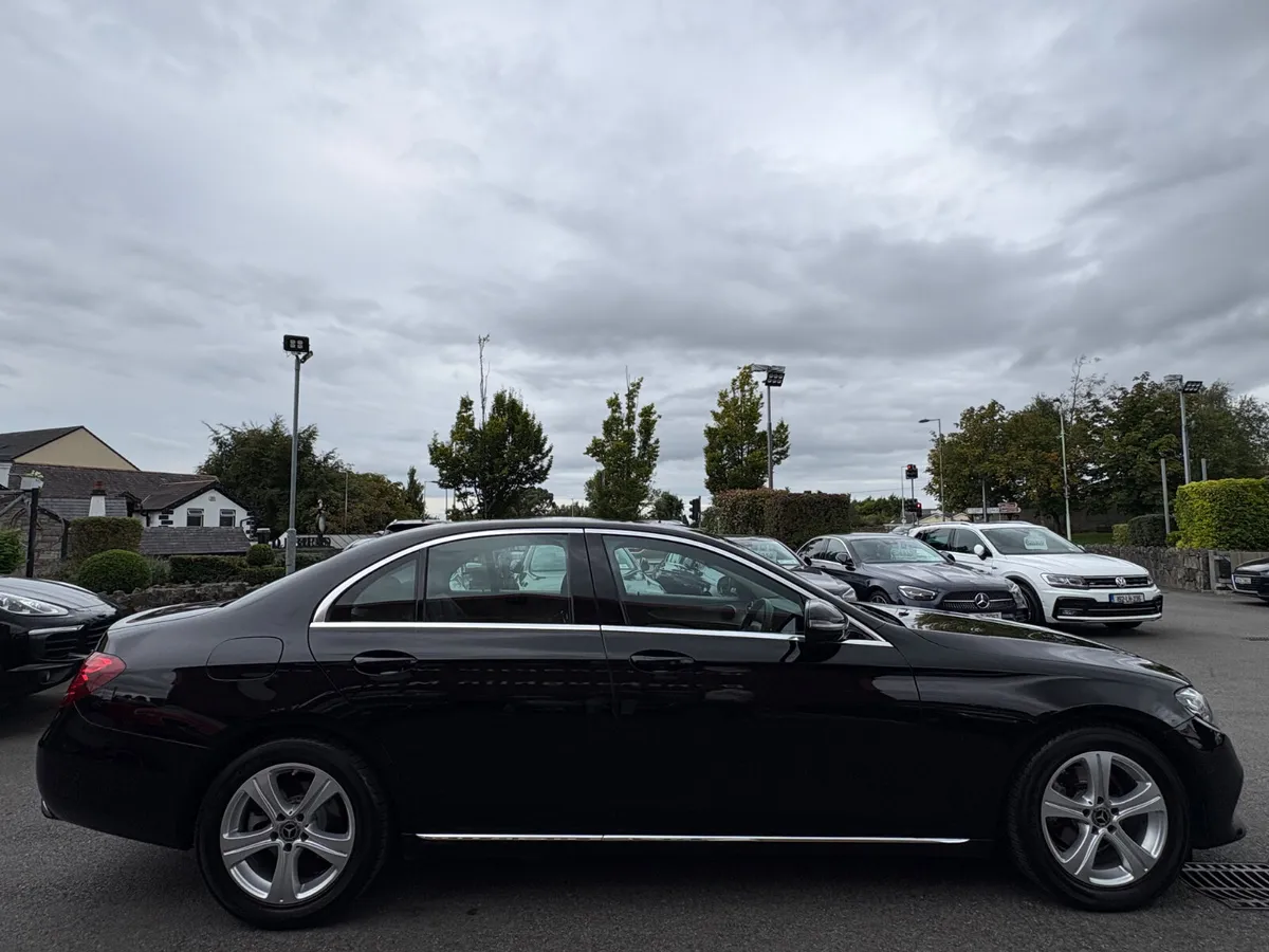 181 Mercedes-Benz E200 - Image 4