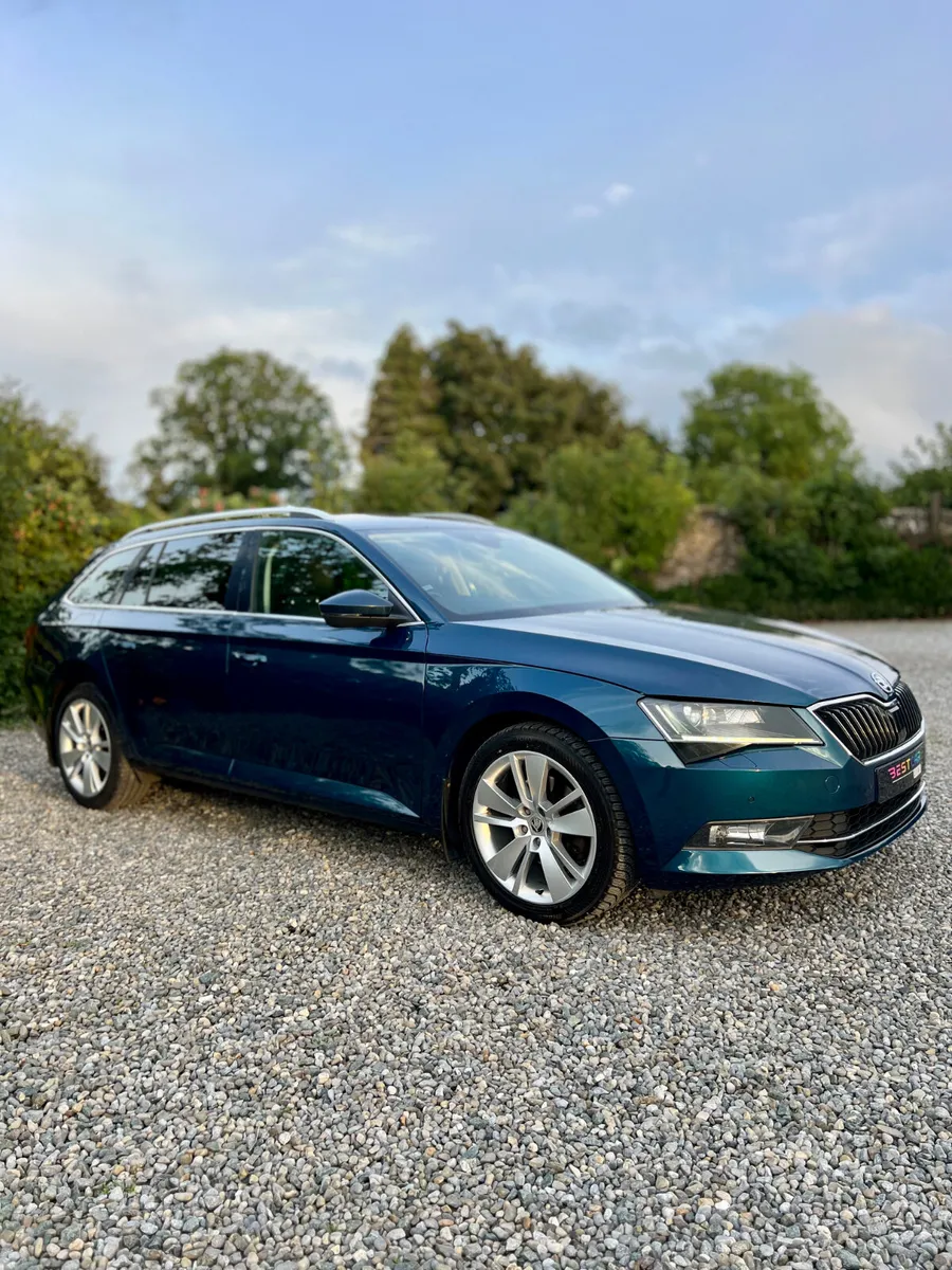 2018 Skoda Superb 2.0 Tdi 150 bhp Style Estate - Image 3