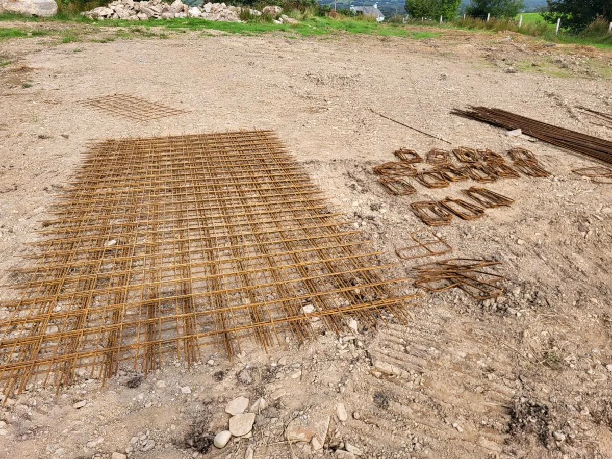 Steel - mesh sheets, straight bars and links - Image 1