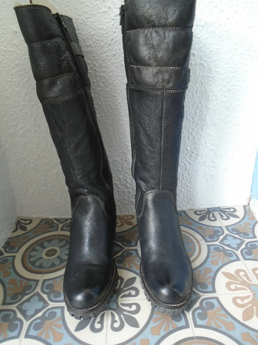 Ladies high boots, Size 6. Leather boots - Image 2