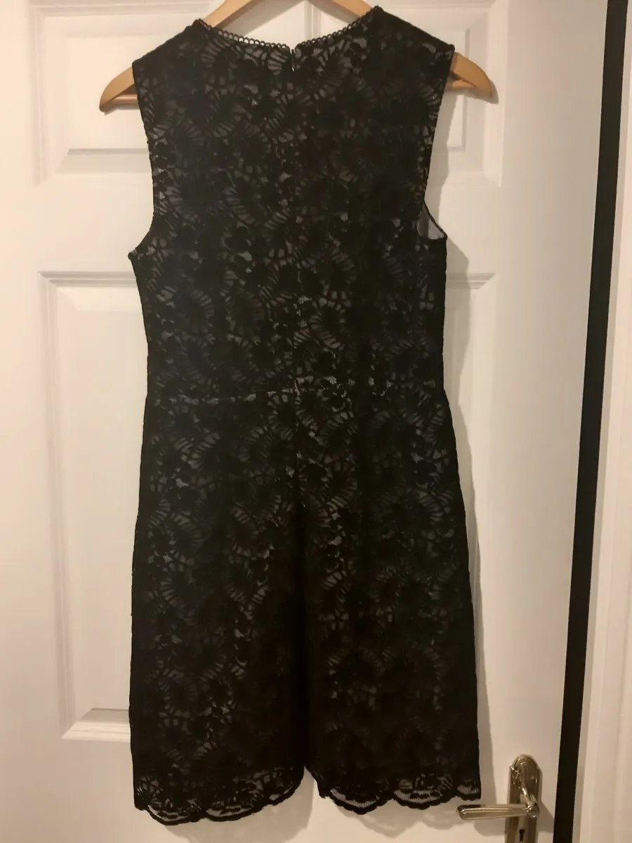 Black Oasis sleeveless shift dress size 12 - Image 3