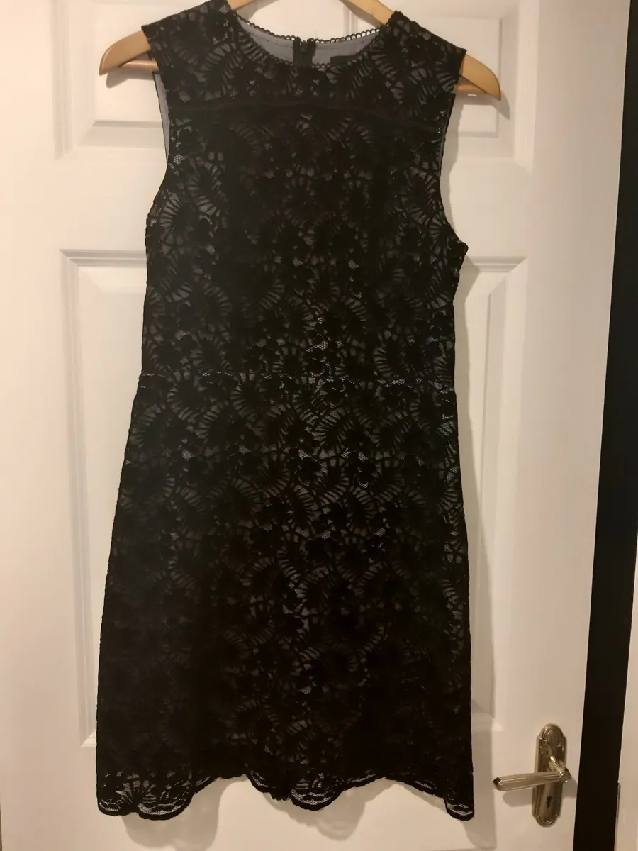 Black Oasis sleeveless shift dress size 12 - Image 1