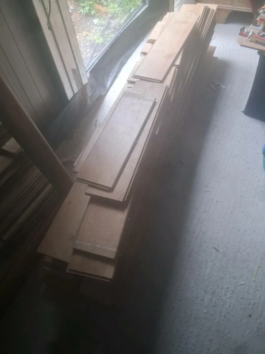 Laminate flooring - Image 1