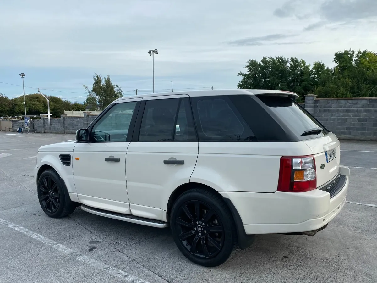 Land Rover Range Rover Sport 3.0d V6 SE 5DR Auto - Image 3