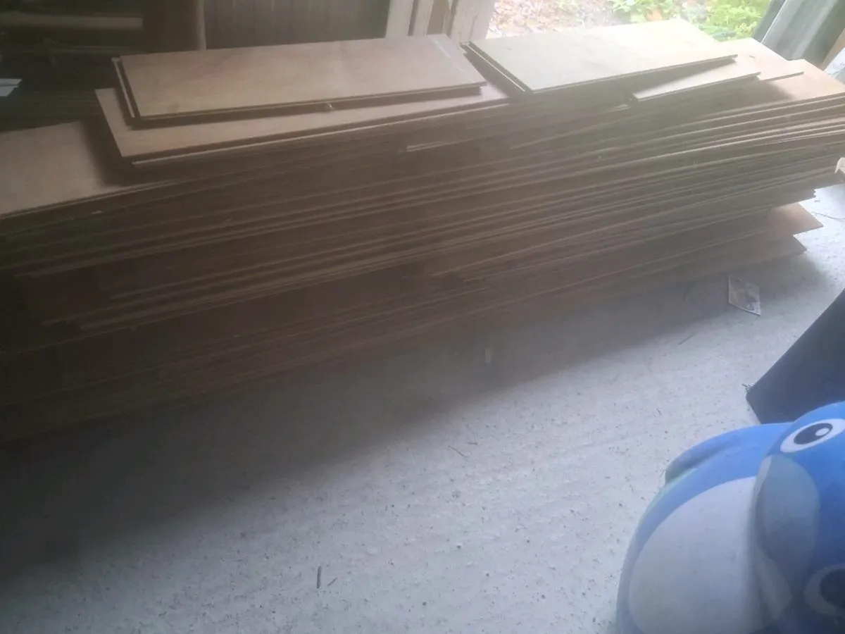 Laminate flooring - Image 4