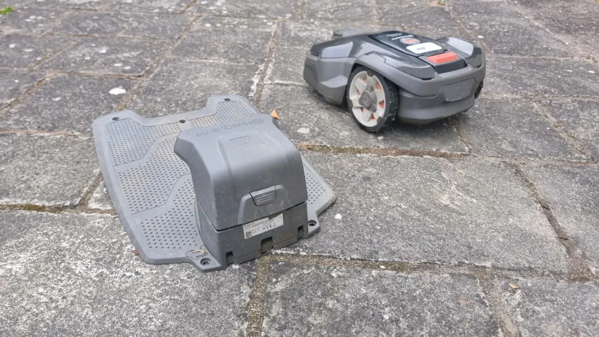Husqvarna 415x Automower - Image 4