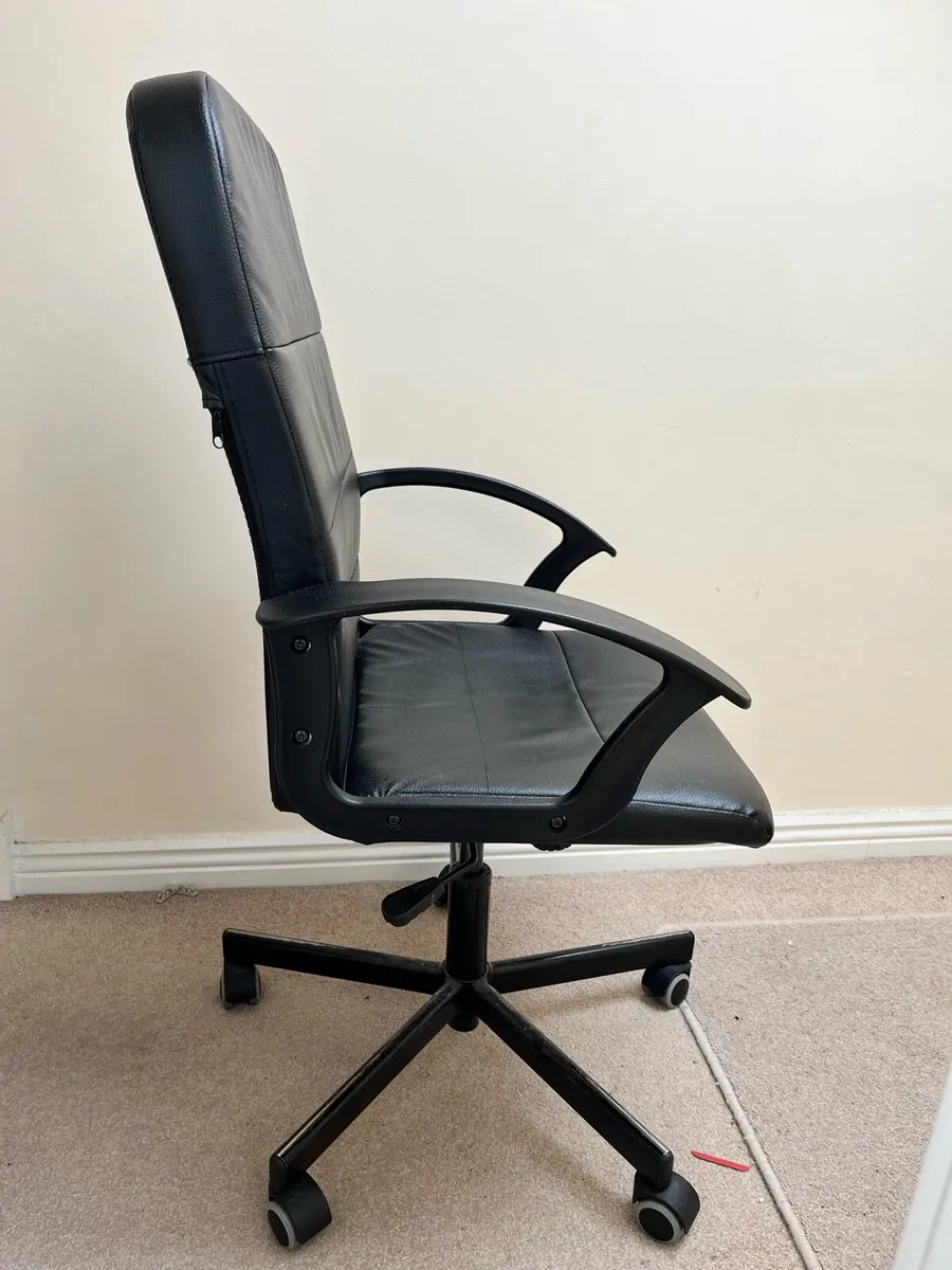 Ergonomic chair - Image 2