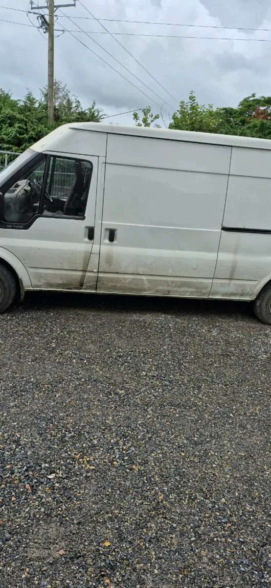 Transit van - Image 2