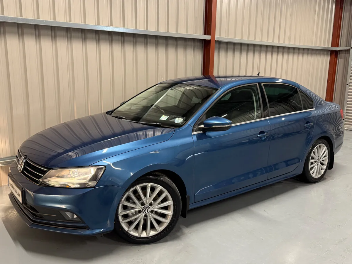 2015 (152) Volkswagen Jetta Highline 2.0TDI - Image 2