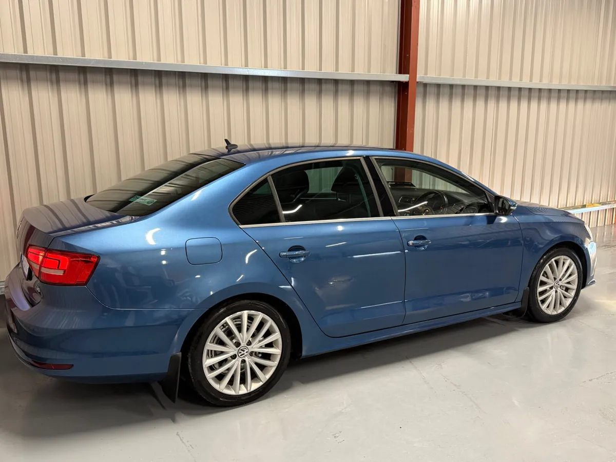 2015 (152) Volkswagen Jetta Highline 2.0TDI - Image 4